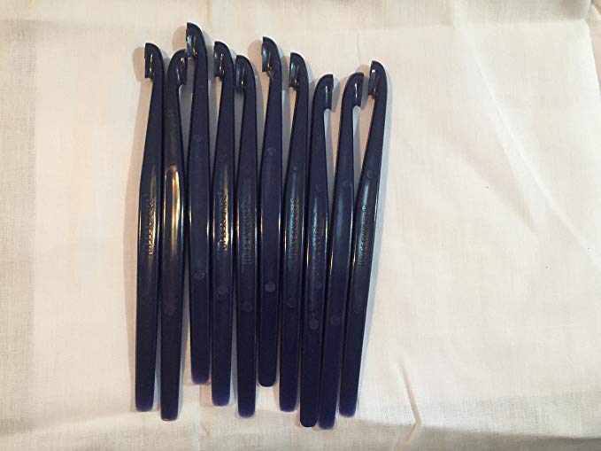 10 Tupperware Blue citrus peelers